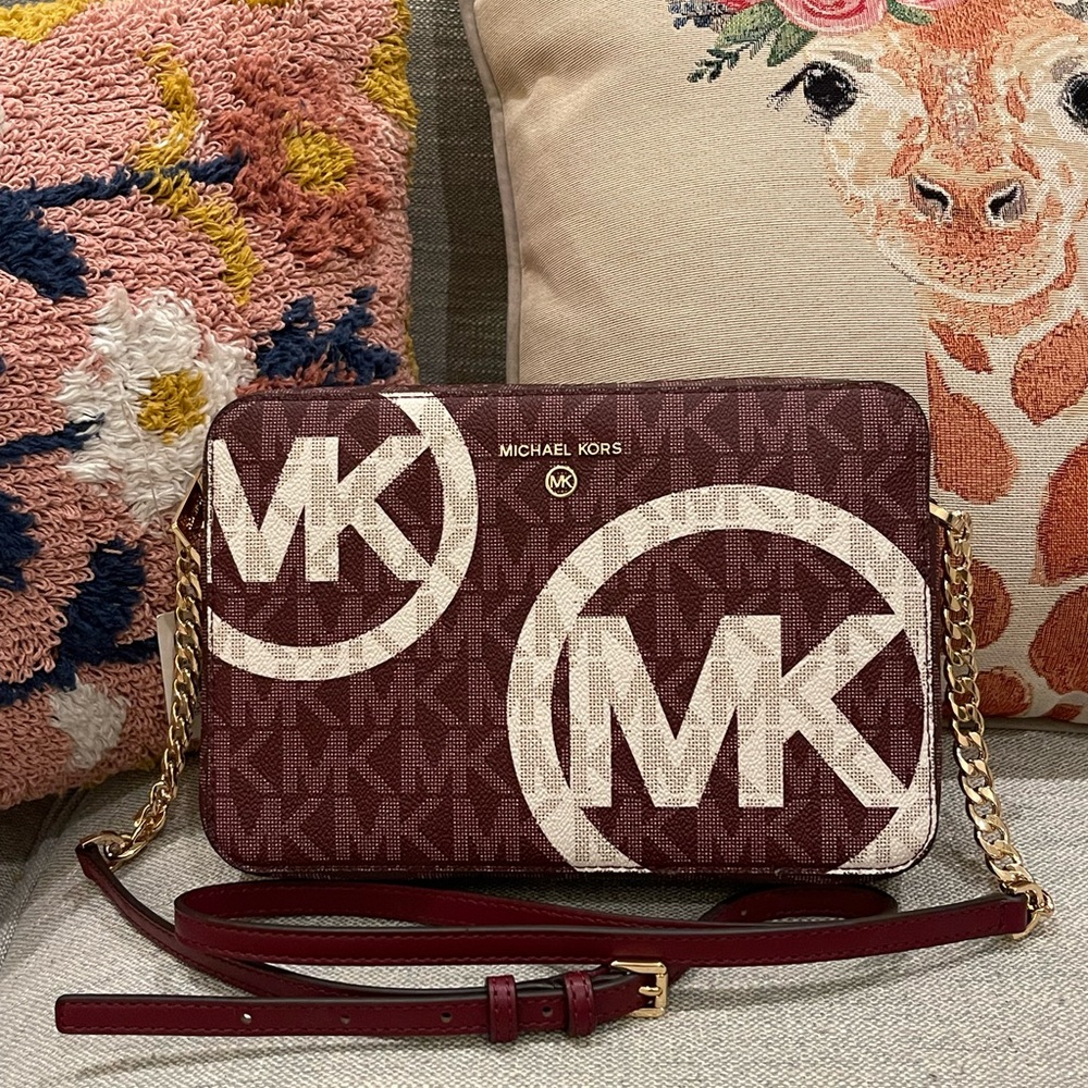 Michael Michael Kors Jet Set Charm Berry Multi, Lrg & W Crossbody $198